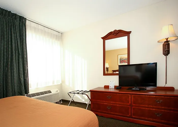 Econo & St Louis 4* Fairview Heights