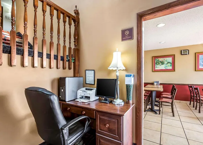 Econo & St Louis Hotel Fairview Heights