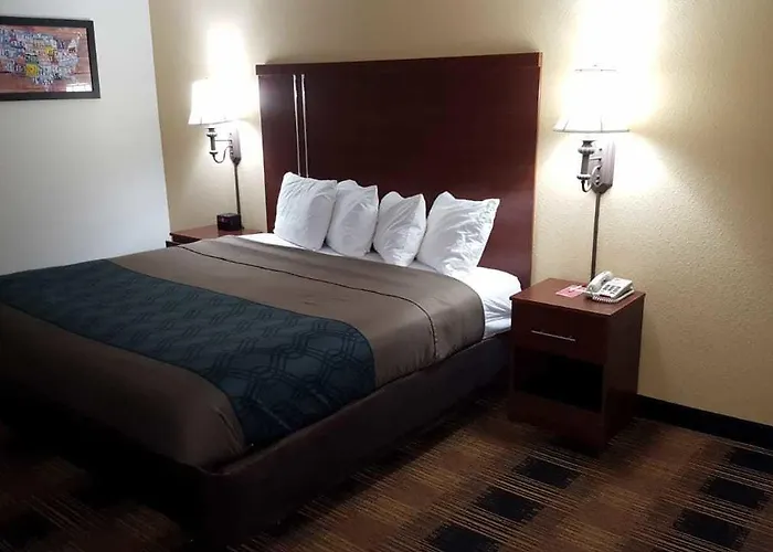 Econo & St Louis 4* Fairview Heights