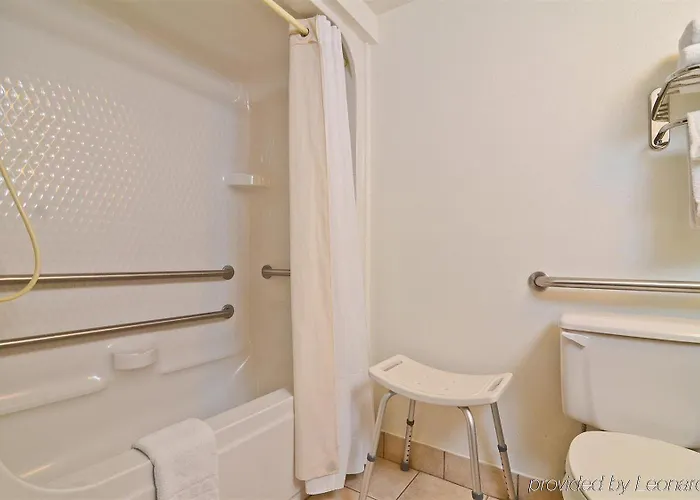 Hotel Econo & St Louis 4*