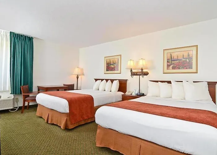 Econo & St Louis Hotel 4*